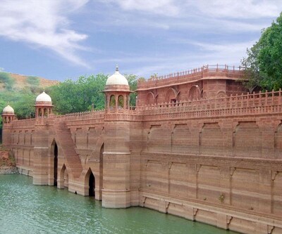Welcomheritage Bal Samand Lake Palace